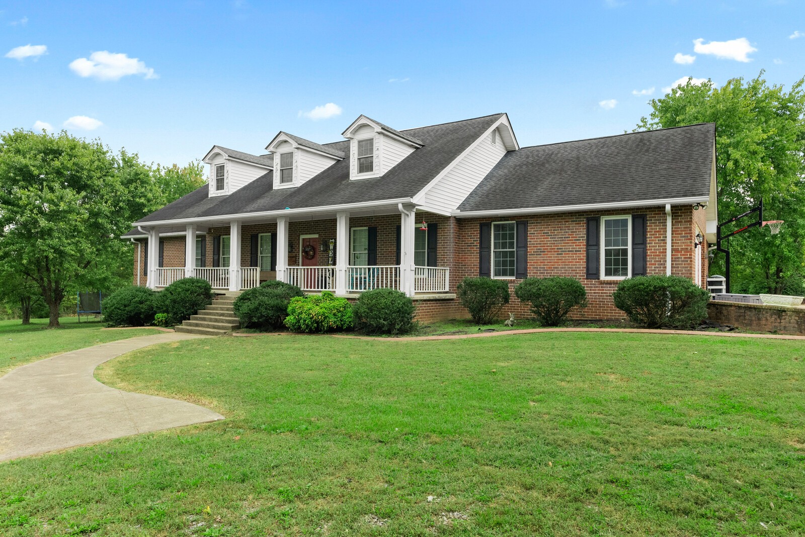 7336 Chowning Road Springfield, TN 37172 - Photo 3 of 45 a front view of a house with garden