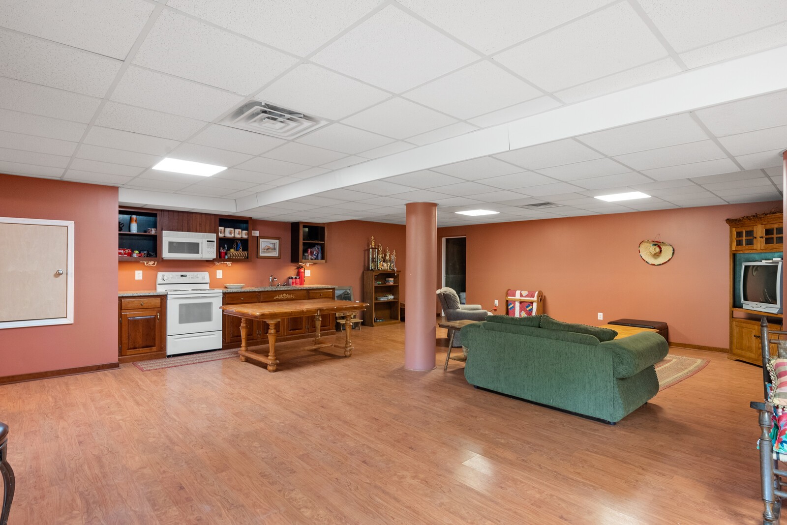 7336 Chowning Road Springfield, TN 37172 - Photo 31 of 45 a living room with furniture and a flat screen tv