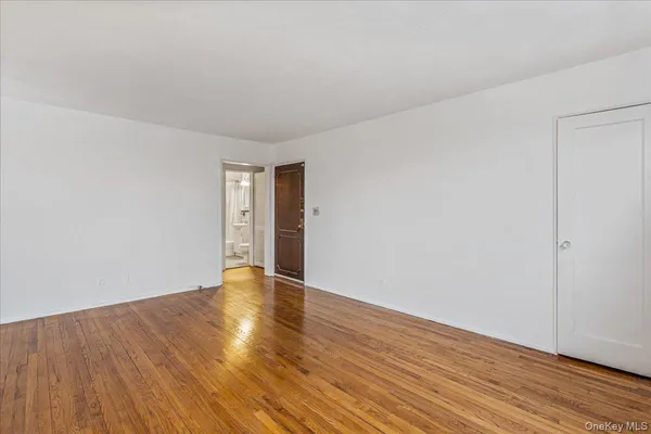 $269,000 | 199-18 19th Avenue, Unit 18 | Clearview