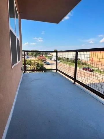 $1,950 | 1100 West Trinity Mills Road, Unit 2001, Carrollton, TX 75006