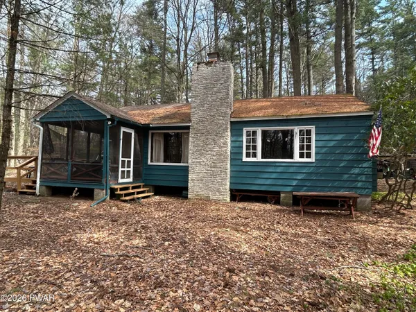 $359,900 | 111 Deer Crossing, Paupack, PA 18451