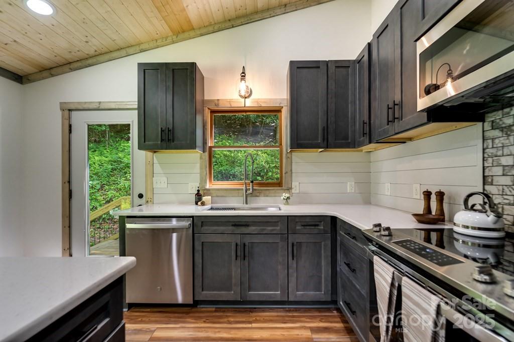 544 Stewart Road Otto, NC 28763 - Photo 9 of 46 Gallery Image 9