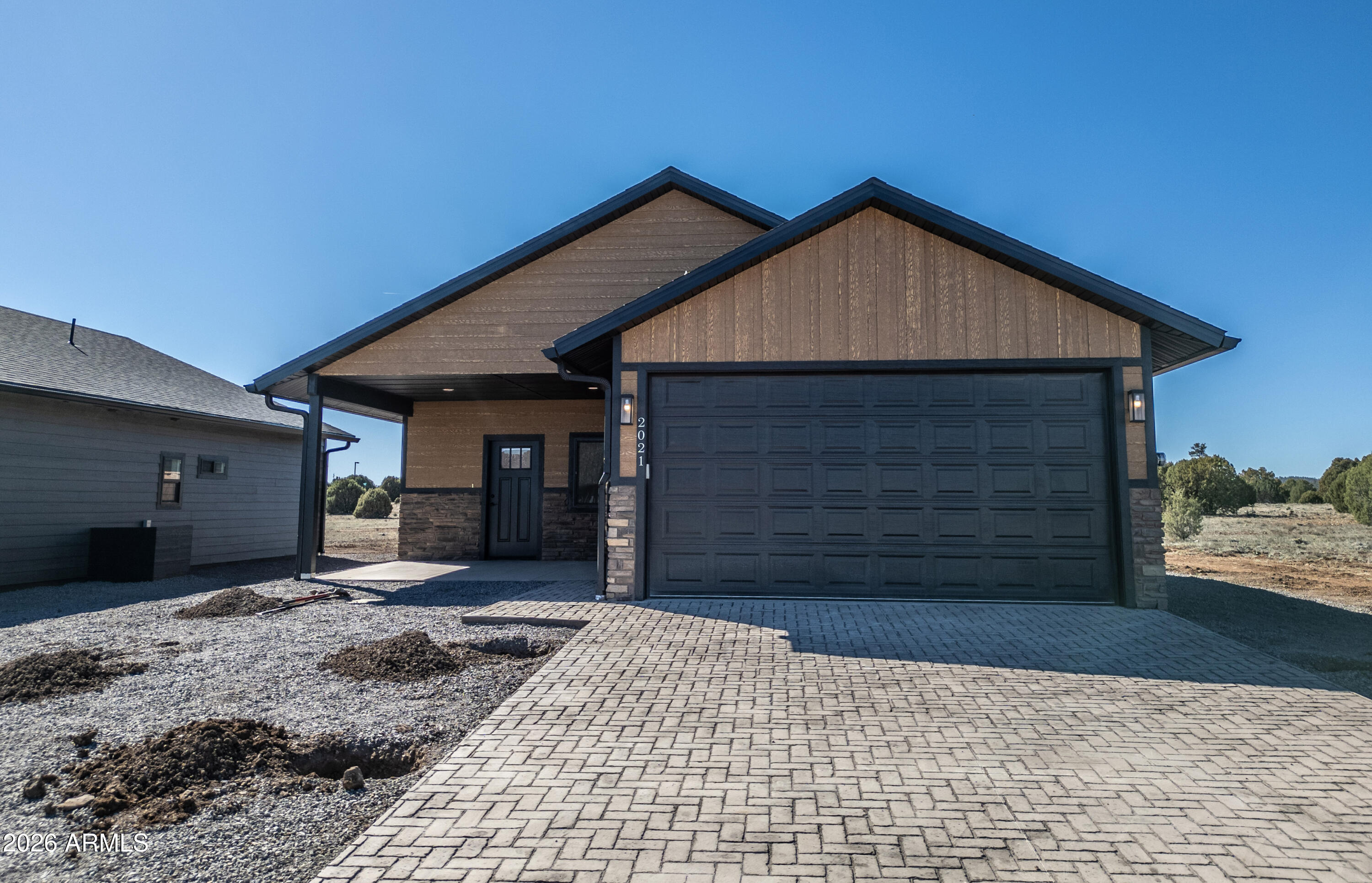 2021 East Rimstone Drive Show Low, AZ 85901 - Photo 2 of 38 front2