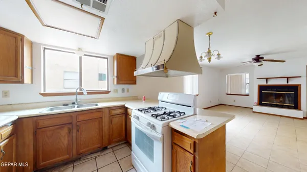 $170,000 | 1633 Ebony Avenue, Las Cruces, NM 88001