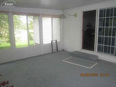 8418 Bray Road Vassar, MI 48768 - Photo 10 of 11 20185290-9.JPG