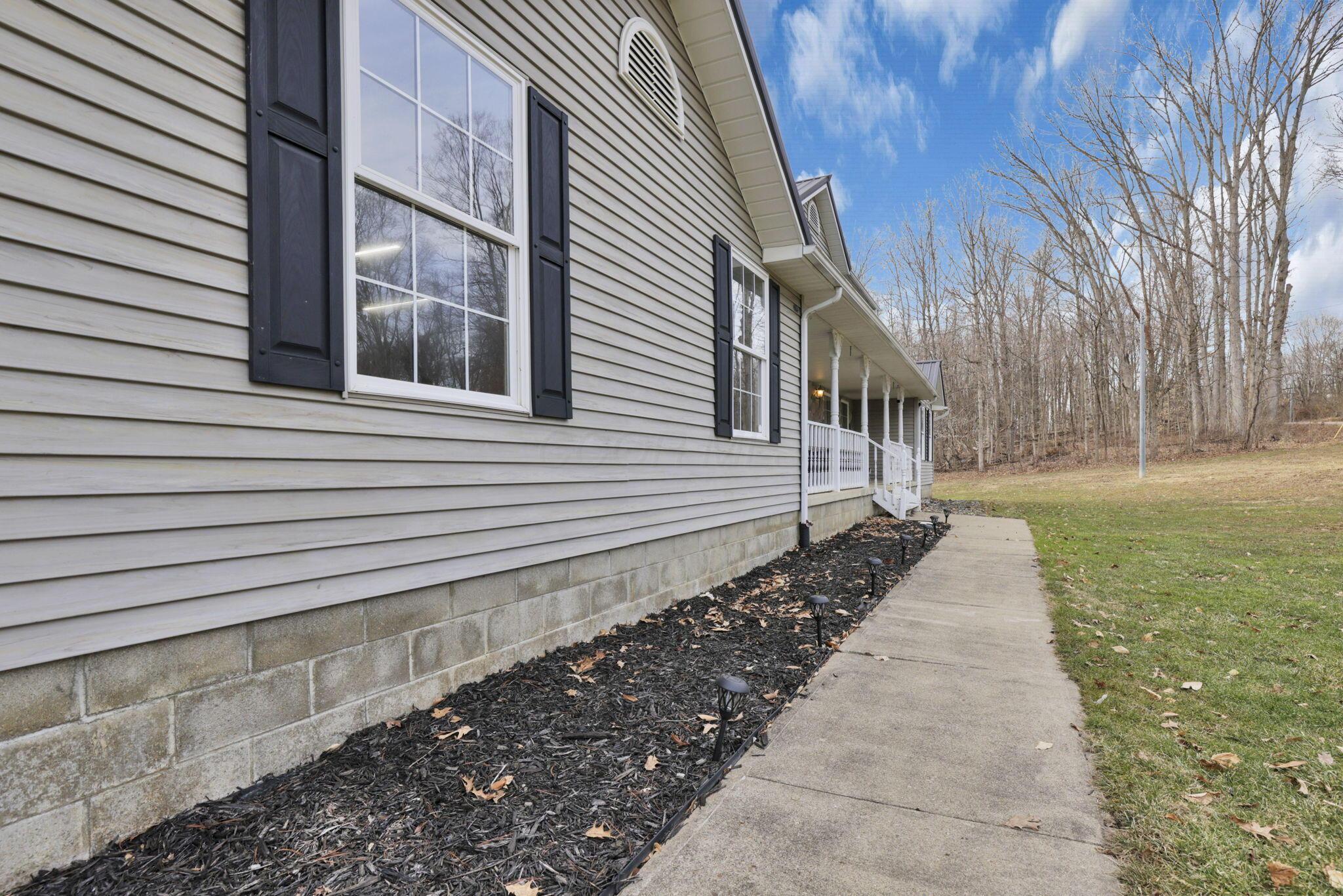 5521 Morgan Center Road Mount Vernon, OH 43050 - Photo 4 of 104 4-web-or-mls-GR7A4923