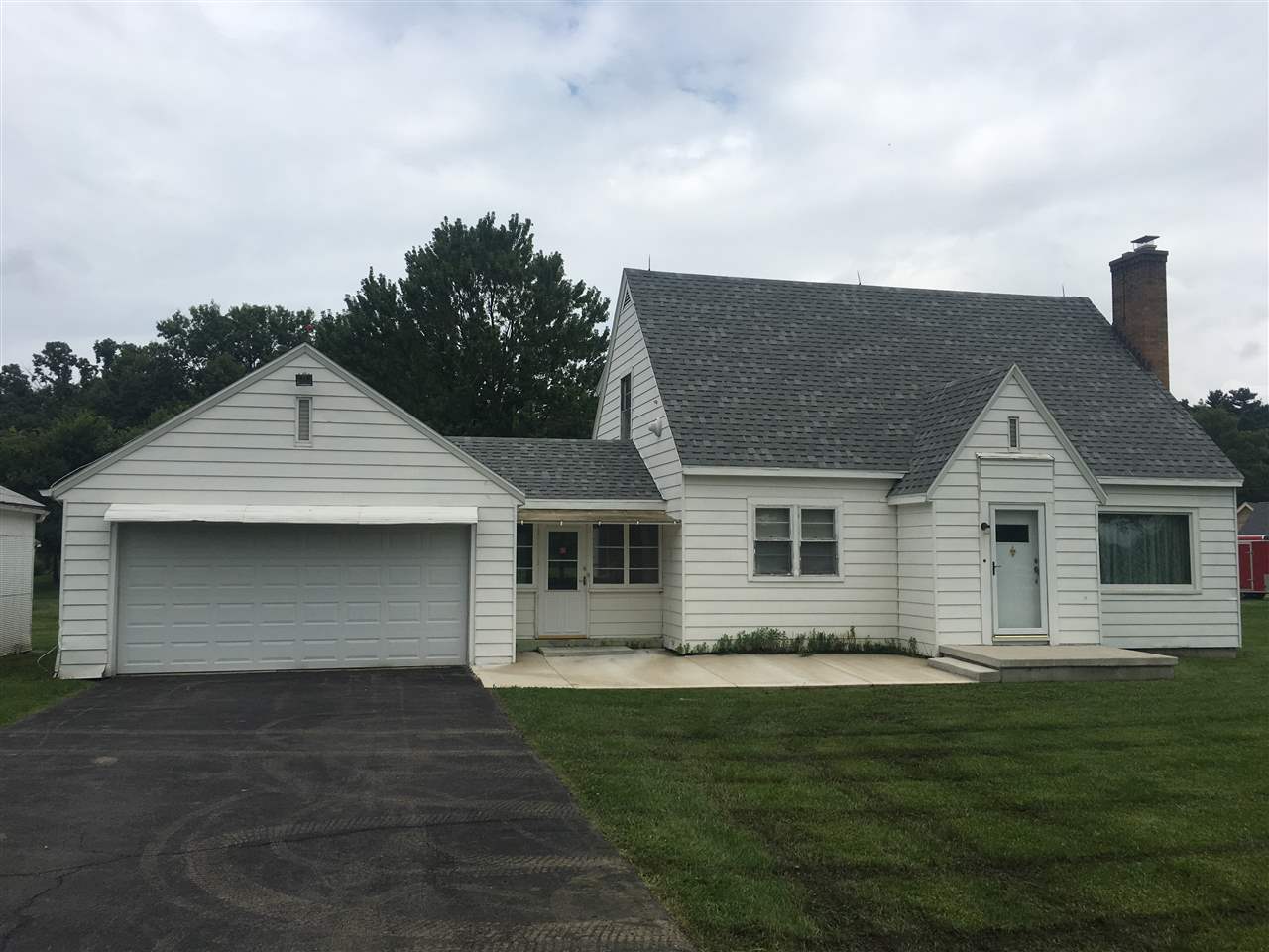 5714 Leesburg Road Fort Wayne, IN 46818 - Photo 2 of 19