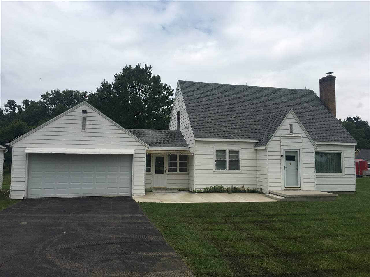 5714 Leesburg Road Fort Wayne, IN 46818 - Photo 3 of 19