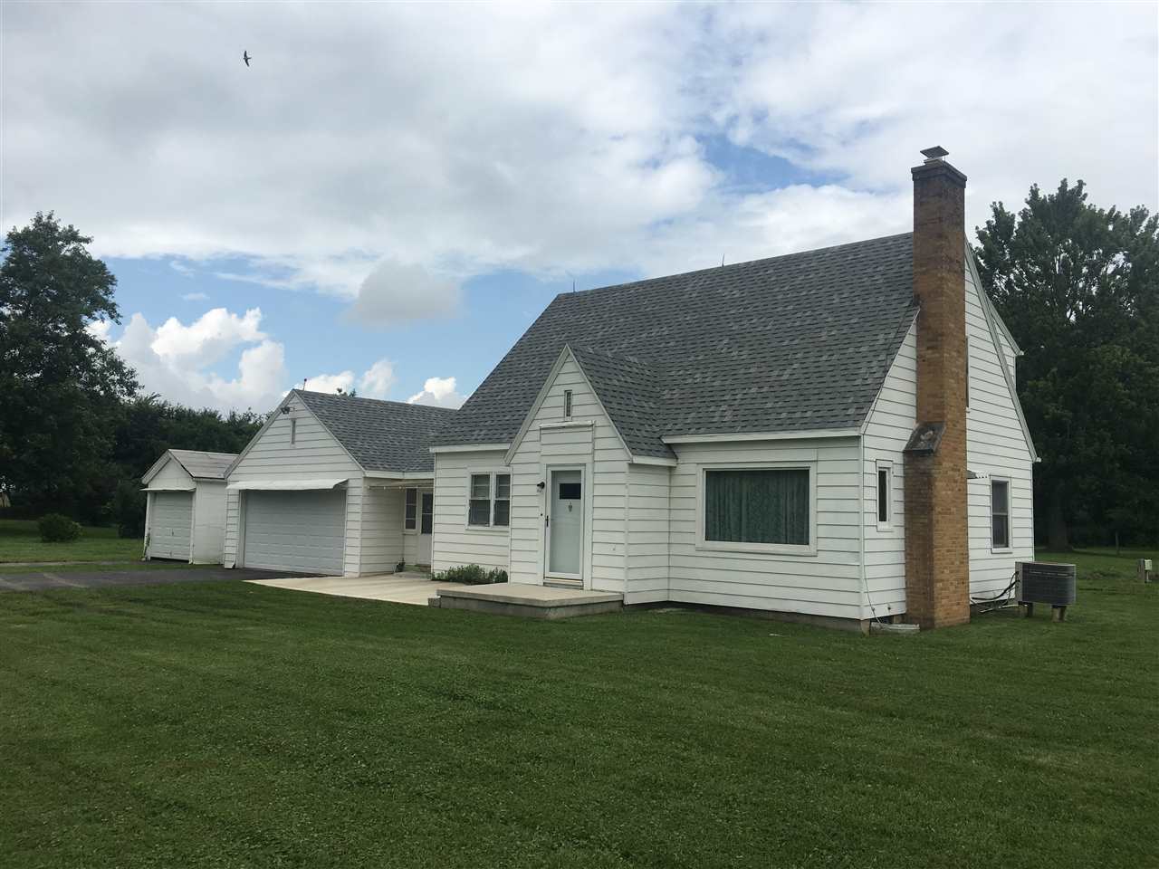 5714 Leesburg Road Fort Wayne, IN 46818 - Photo 4 of 19