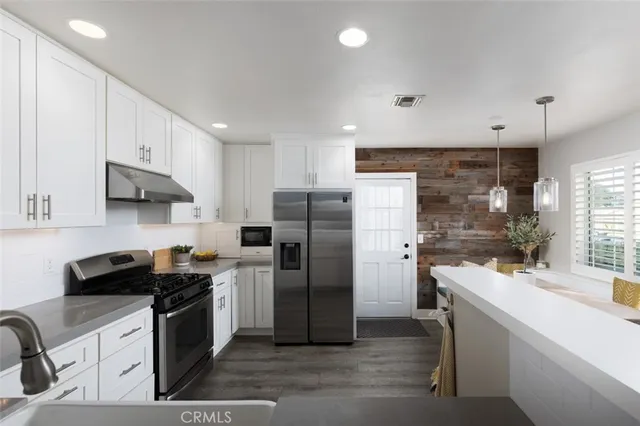 $2,449,900 | 269 Cecil Place, Costa Mesa, CA 92627