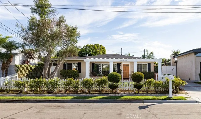 $2,449,900 | 269 Cecil Place, Costa Mesa, CA 92627