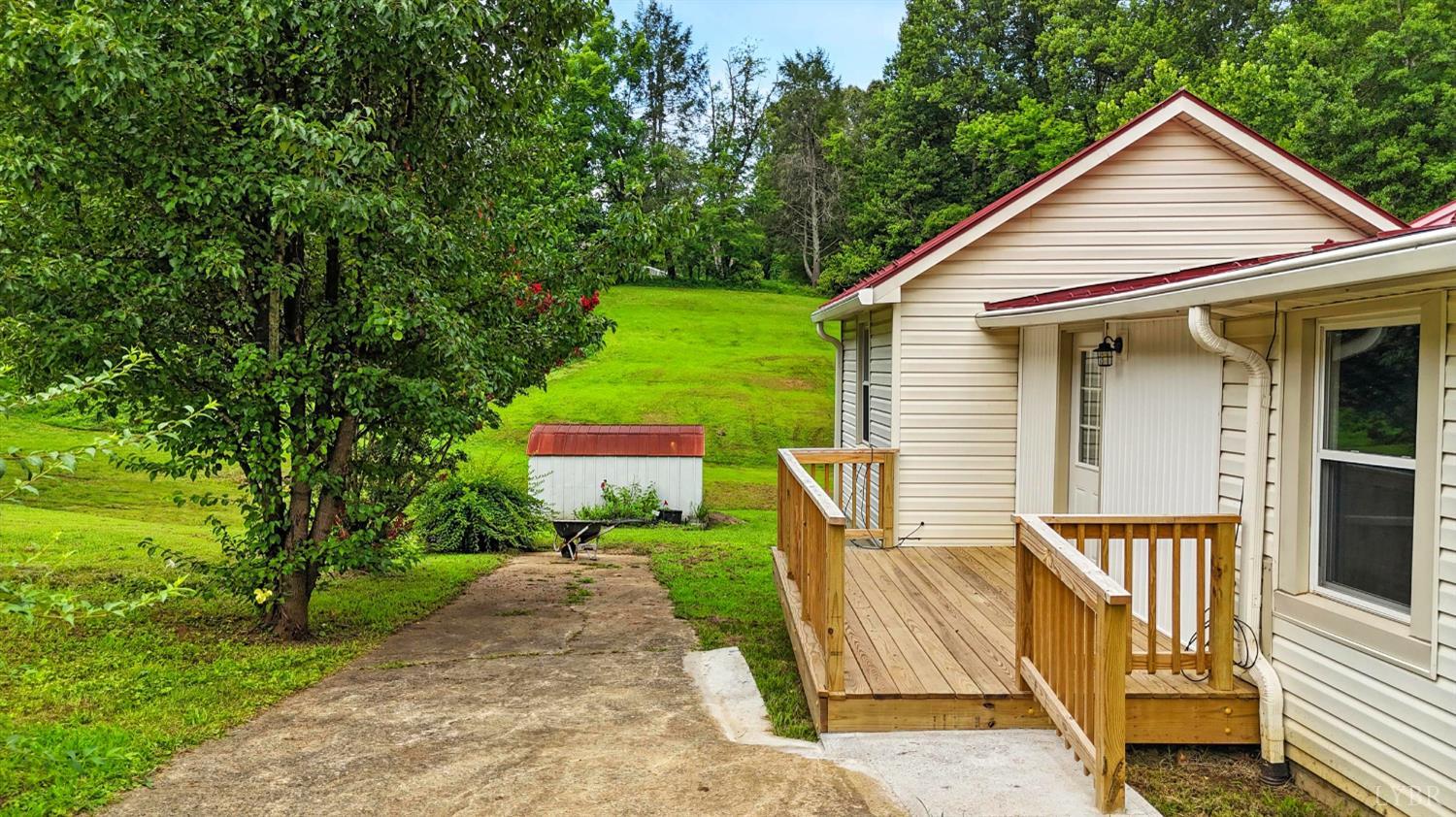 157 Old Country Road Monroe, VA 24574 - Photo 27 of 41