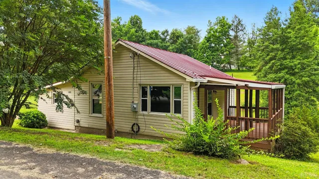 $195,000 | 157 Old Country Road, Monroe, VA 24574