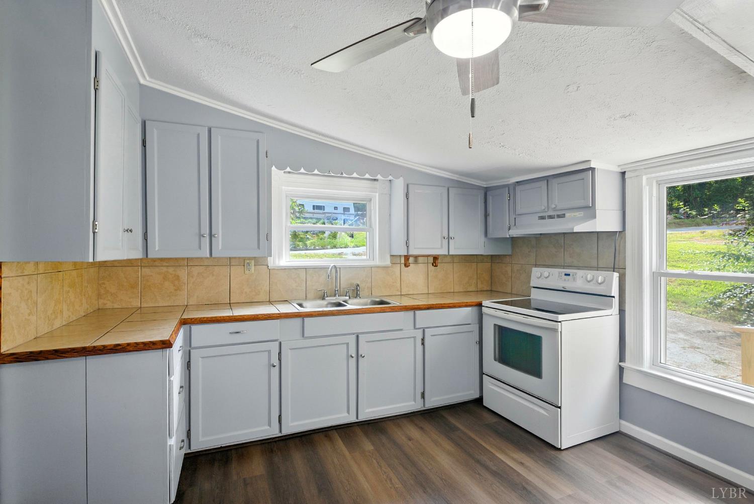 157 Old Country Road Monroe, VA 24574 - Photo 9 of 41