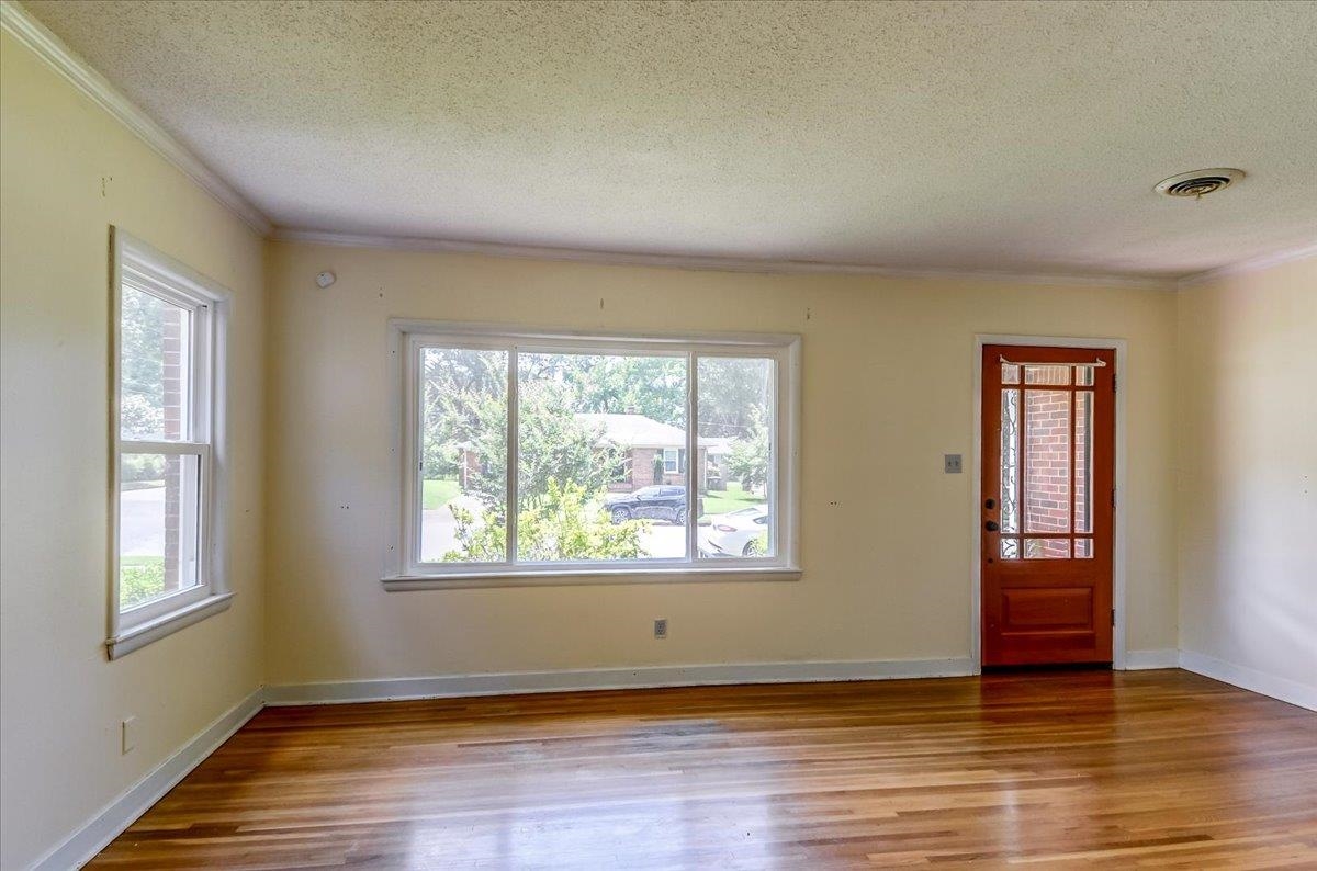 4872 Flamingo Road Memphis, TN 38117 - Photo 2 of 28