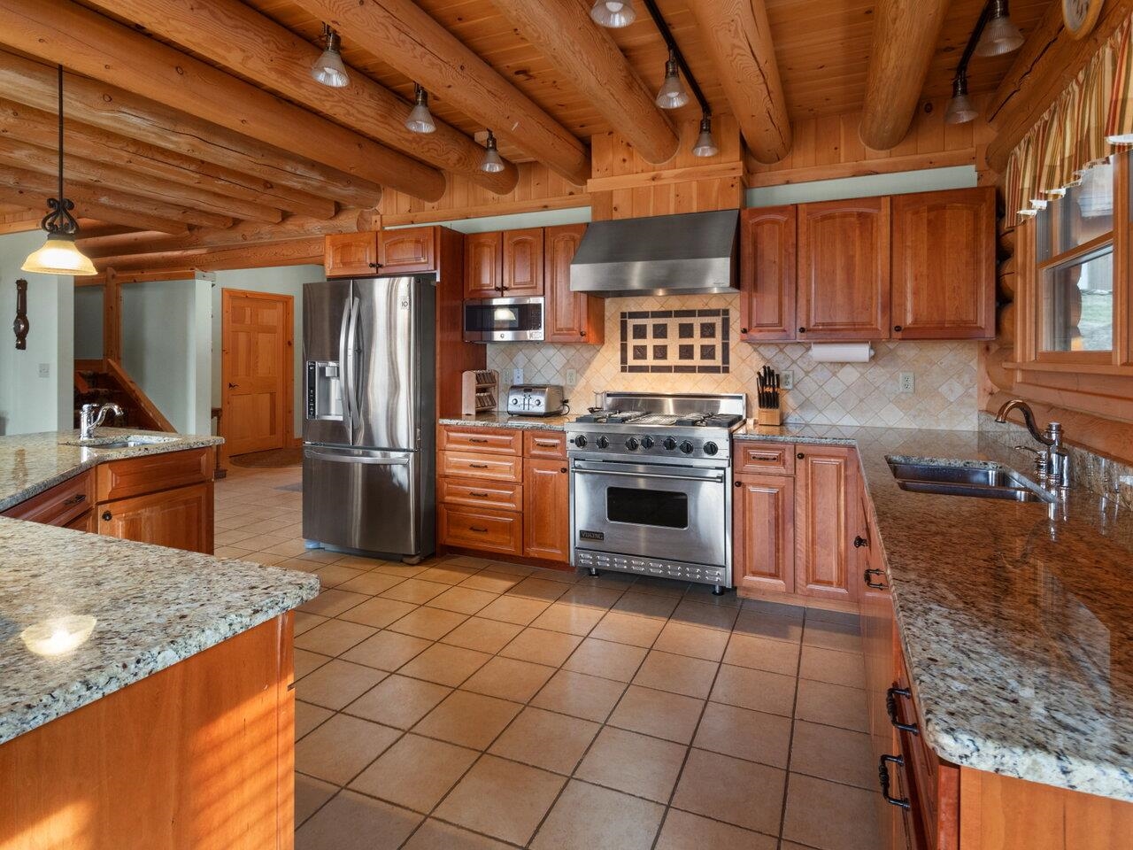 296 West Sleepy Hollow Road Essex, VT 05452 - Photo 3 of 32