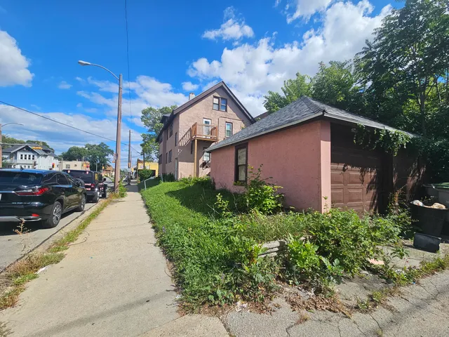 $164,900 | 2677 North 39th Street, Unit 2679, Milwaukee, WI 53210