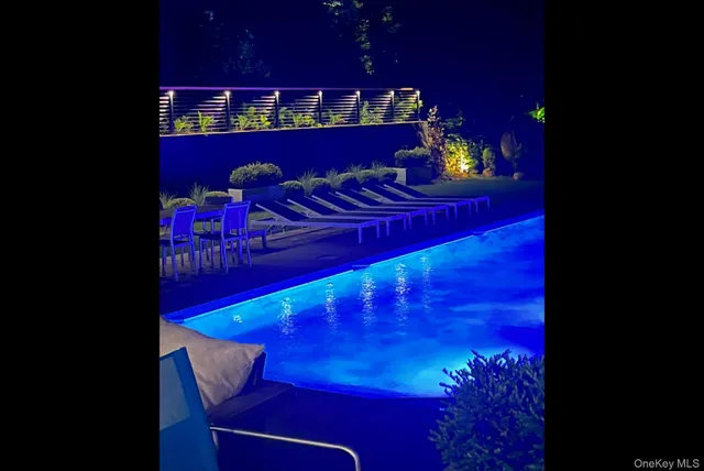 $3,595,000 | 33 Oyster Pond Lane, East Hampton, NY 11937