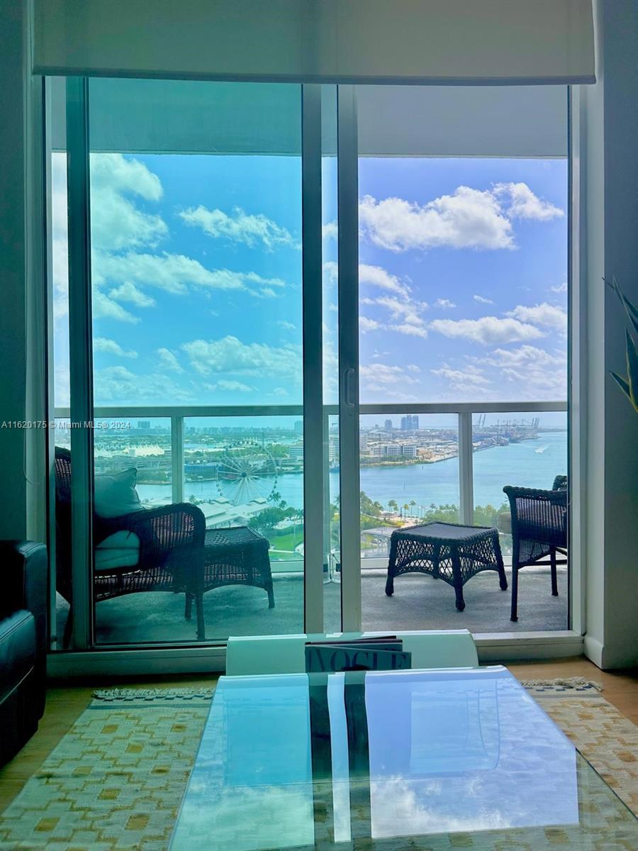 253 Northeast 2nd St Unit 2103  