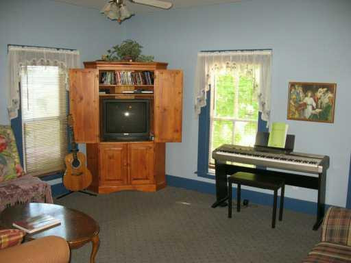 4406 Oakley Road Stockbridge, MI 49285 - Photo 5 of 8 Photo 5