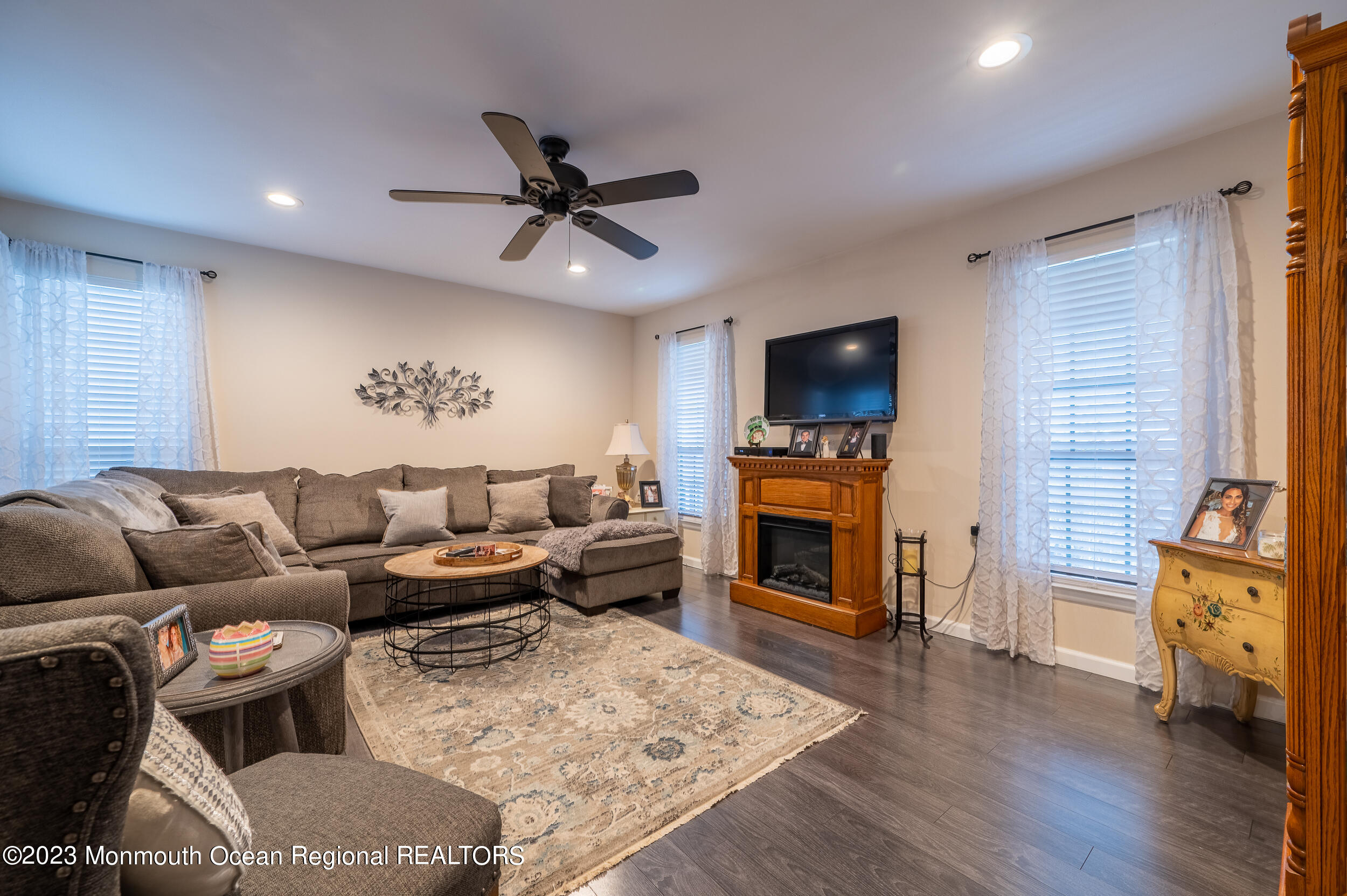 16 Red Hill Road Manchester Township, NJ 08759 - Photo 13 of 26 Living 1b