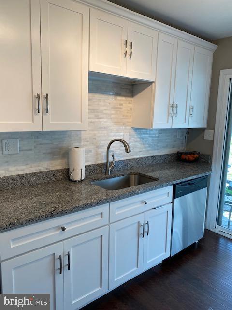 Plenty of Cabinets