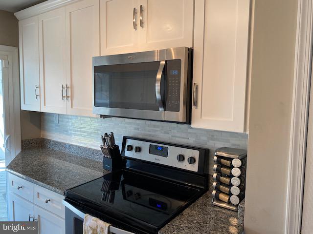 Smooth Top Range, Build In Microwave