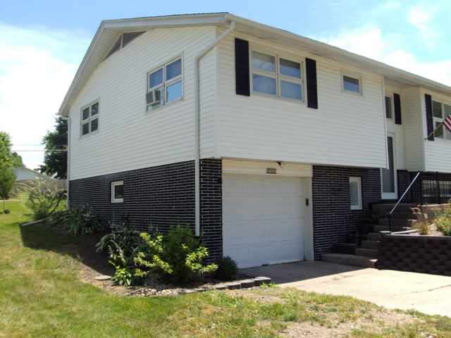 712 6th Street Colona, IL 61241 - Photo 3 of 23 Gallery Image 3
