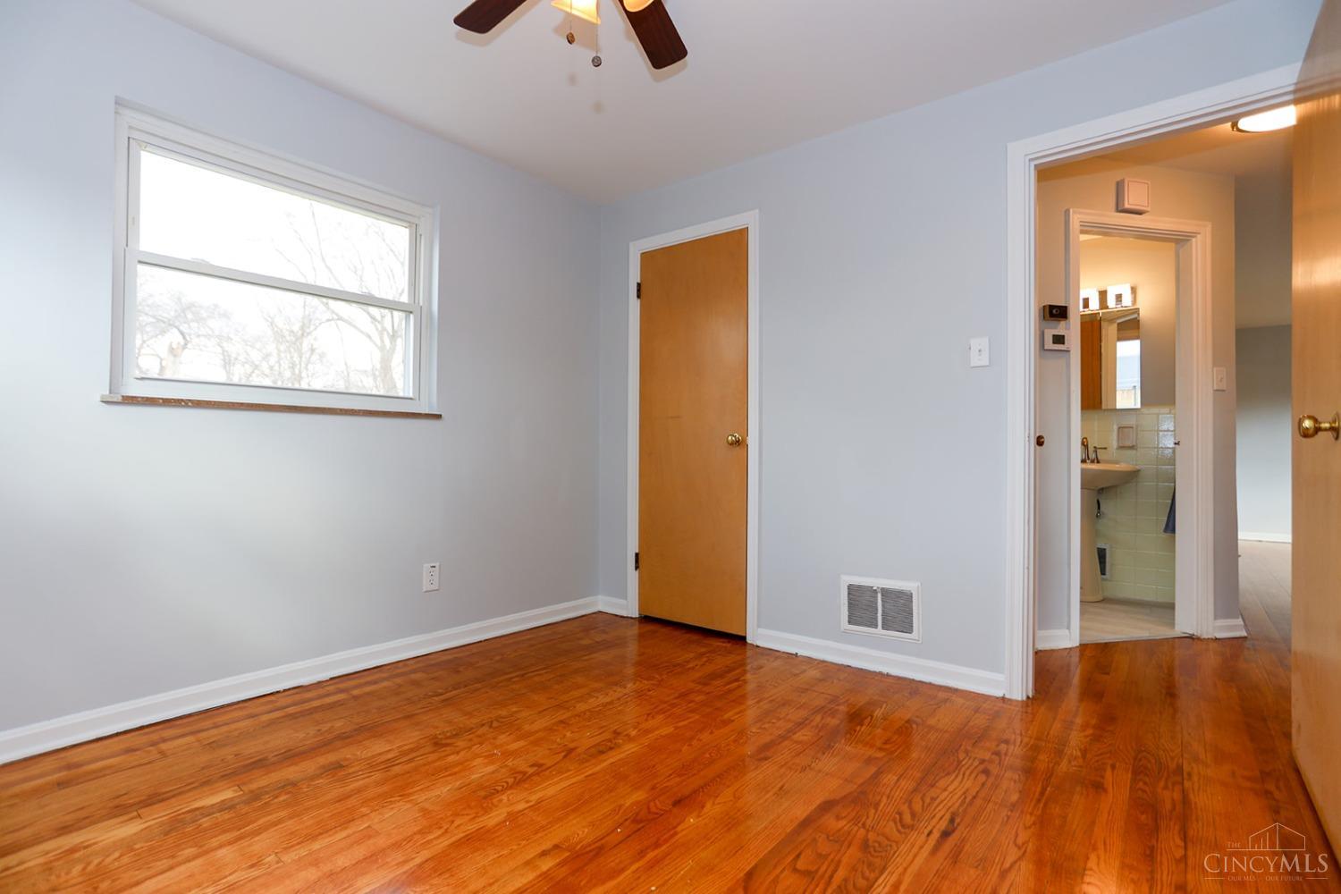 136 Riddle Road Woodlawn, OH 45215 - Photo 13 of 25