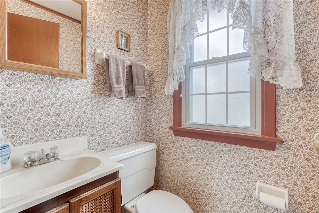 6930 Lakeside Road Ontario, NY 14519 - Photo 20 of 40 Half Bath off of the Family Room