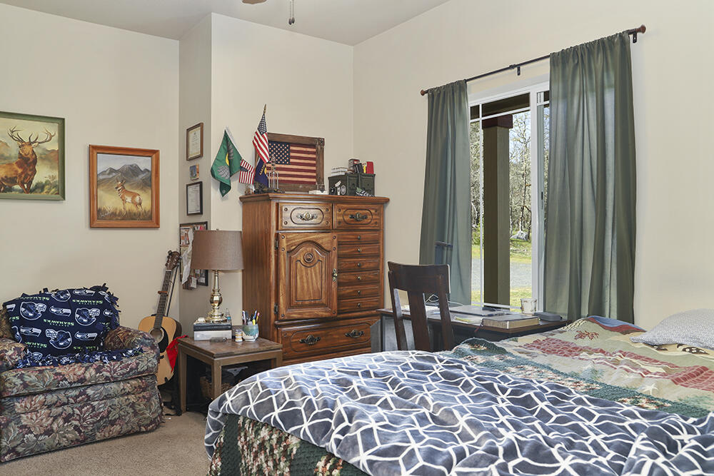5535 Tunnel Loop Road Grants Pass, OR 97526 - Photo 18 of 29 19