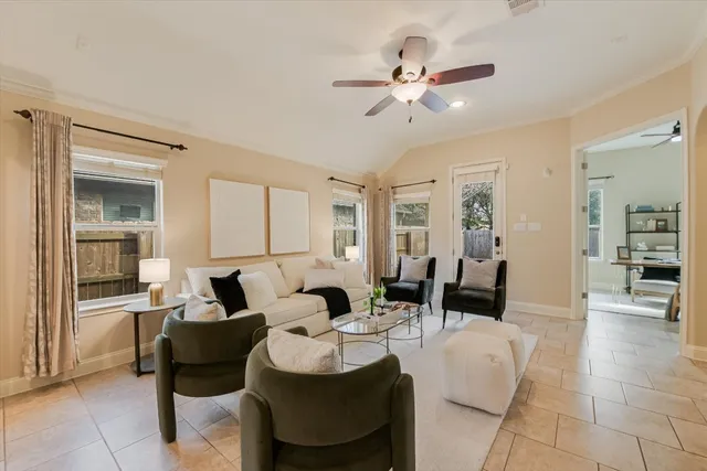 $570,000 | 13017 Hymeadow Circle, Austin, TX 78729