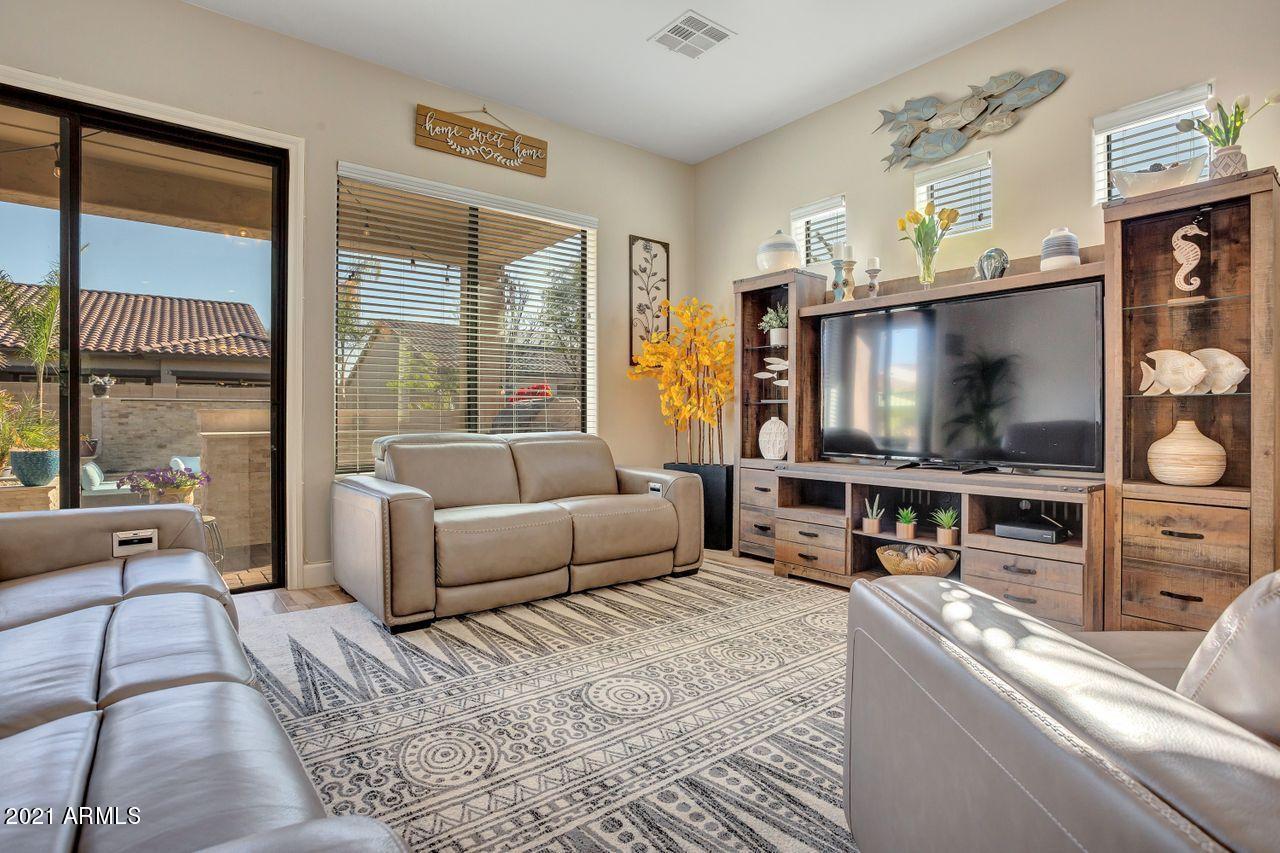 15765 West Berkeley Road Goodyear, AZ 85395 - Photo 9 of 38 QPT_Photo_-__L1A0001