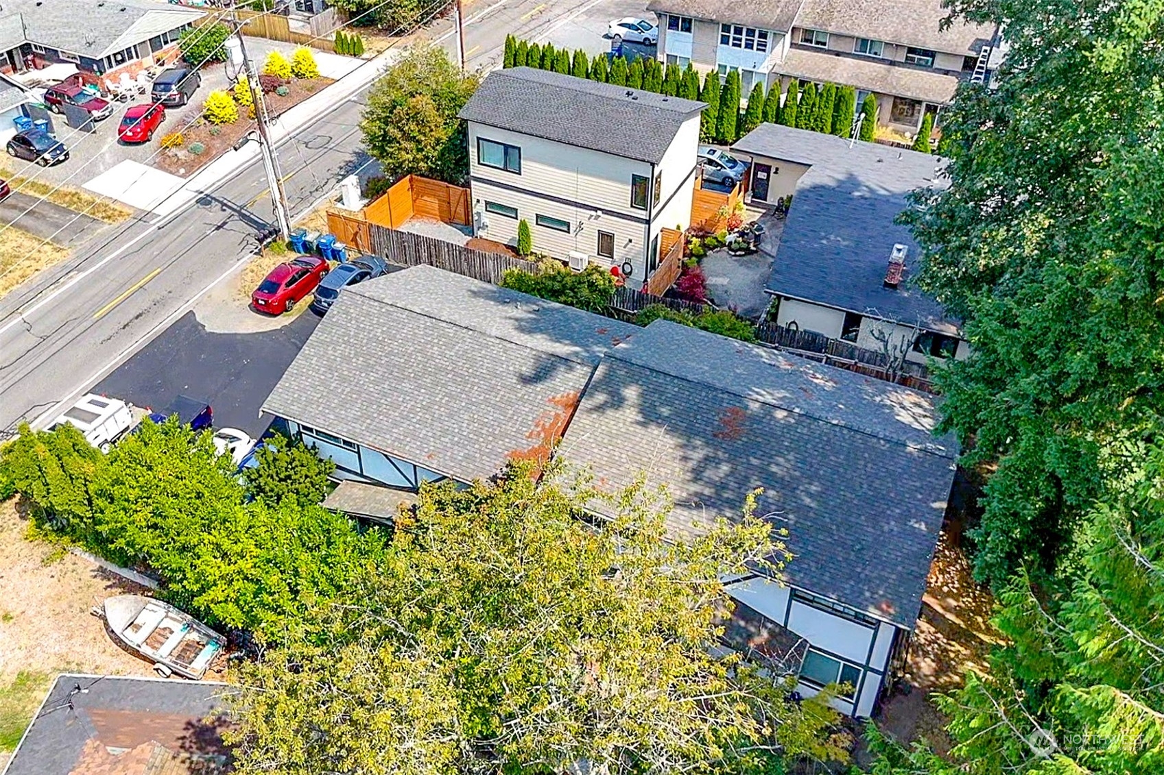 7614 206th Street Southwest Edmonds, WA 98026 - Photo 5 of 14 Gallery Image 5