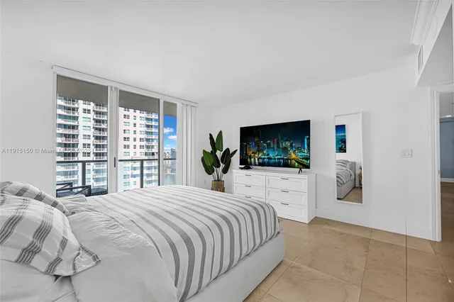 $869,000 | 1155 Brickell Bay Drive, Unit 2004, Miami, FL 33131