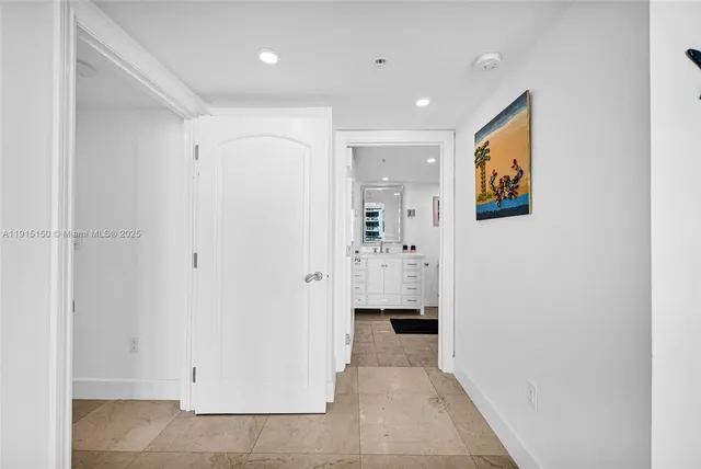 $869,000 | 1155 Brickell Bay Drive, Unit 2004, Miami, FL 33131