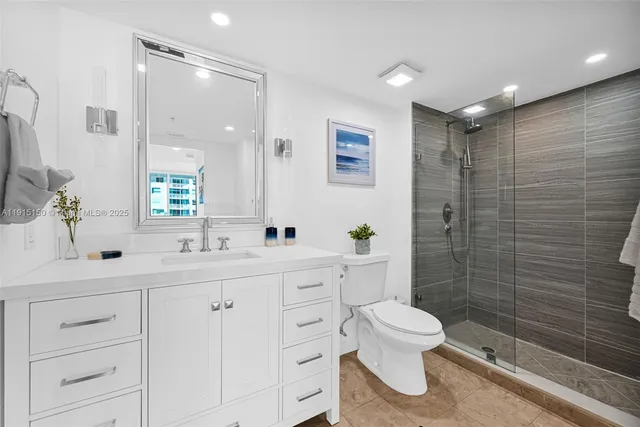 $869,000 | 1155 Brickell Bay Drive, Unit 2004, Miami, FL 33131