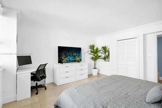 $869,000 | 1155 Brickell Bay Drive, Unit 2004, Miami, FL 33131