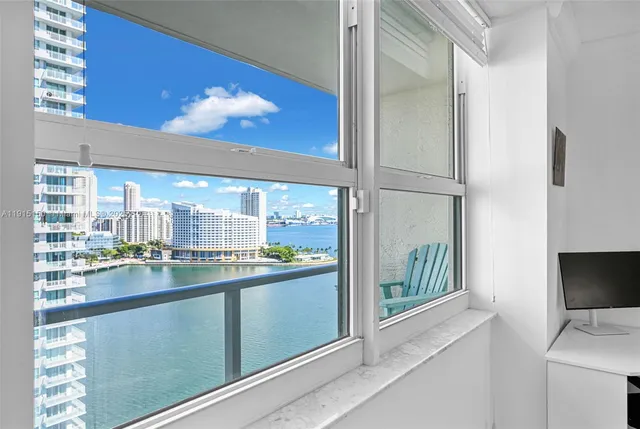 $869,000 | 1155 Brickell Bay Drive, Unit 2004, Miami, FL 33131