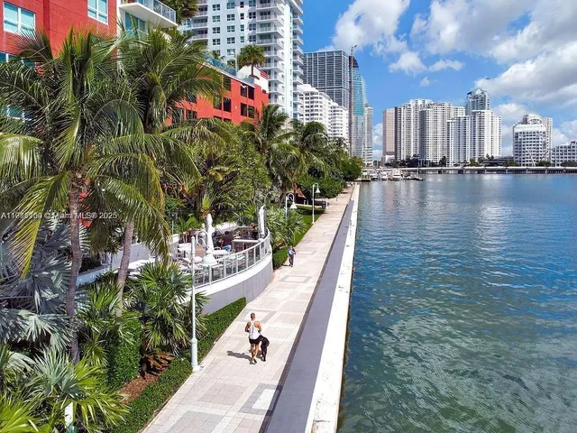 $869,000 | 1155 Brickell Bay Drive, Unit 2004, Miami, FL 33131