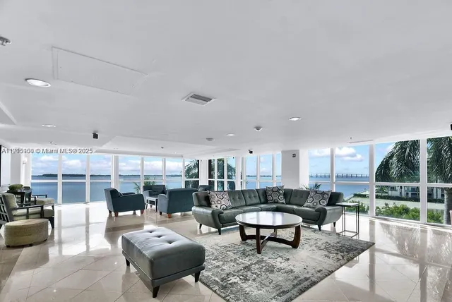 $869,000 | 1155 Brickell Bay Drive, Unit 2004, Miami, FL 33131