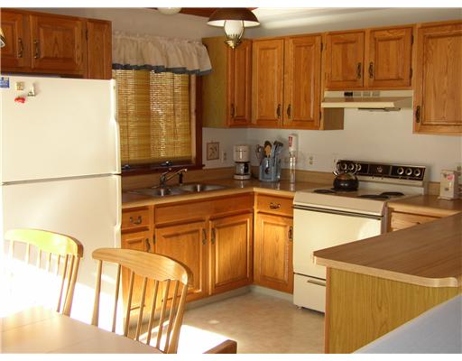 16 Brant Road South Kingstown, RI 02879 - Photo 12 of 20 Kitchen.