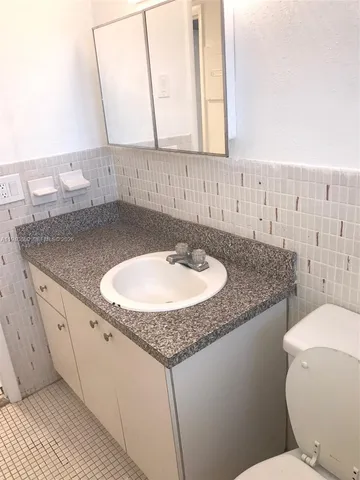 $1,550 | 2612 Johnson Street, Unit 9, Hollywood, FL 33020