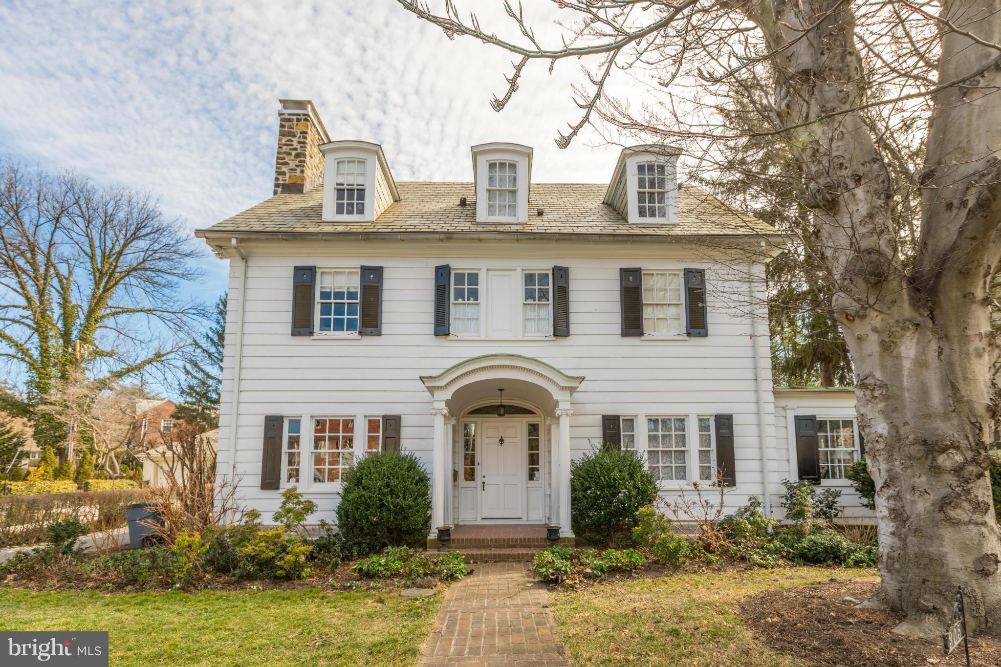 305 East Highfield Road Baltimore, MD 21218 - Photo 1 of 30 Exterior (Front)