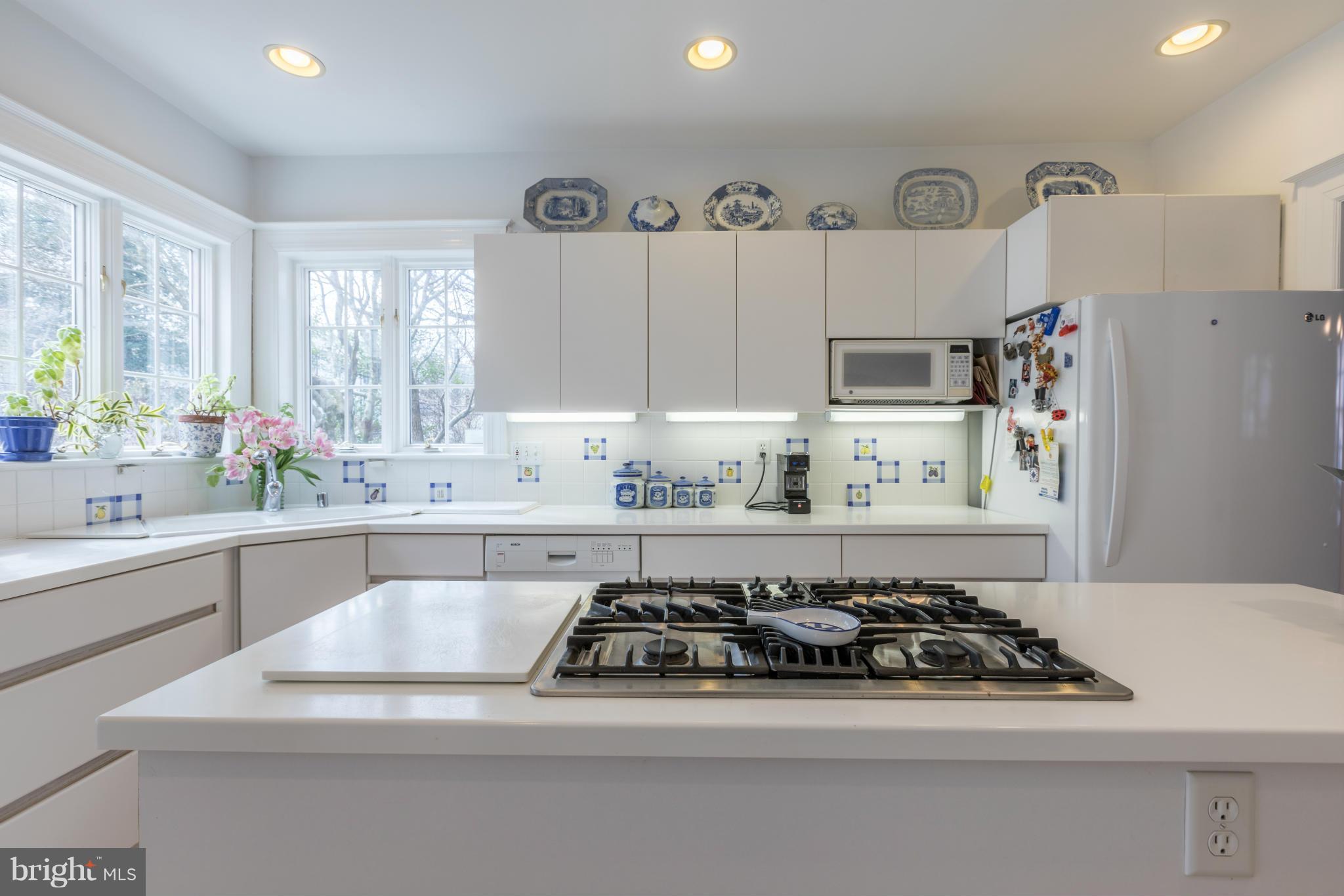 305 East Highfield Road Baltimore, MD 21218 - Photo 14 of 30 Kitchen