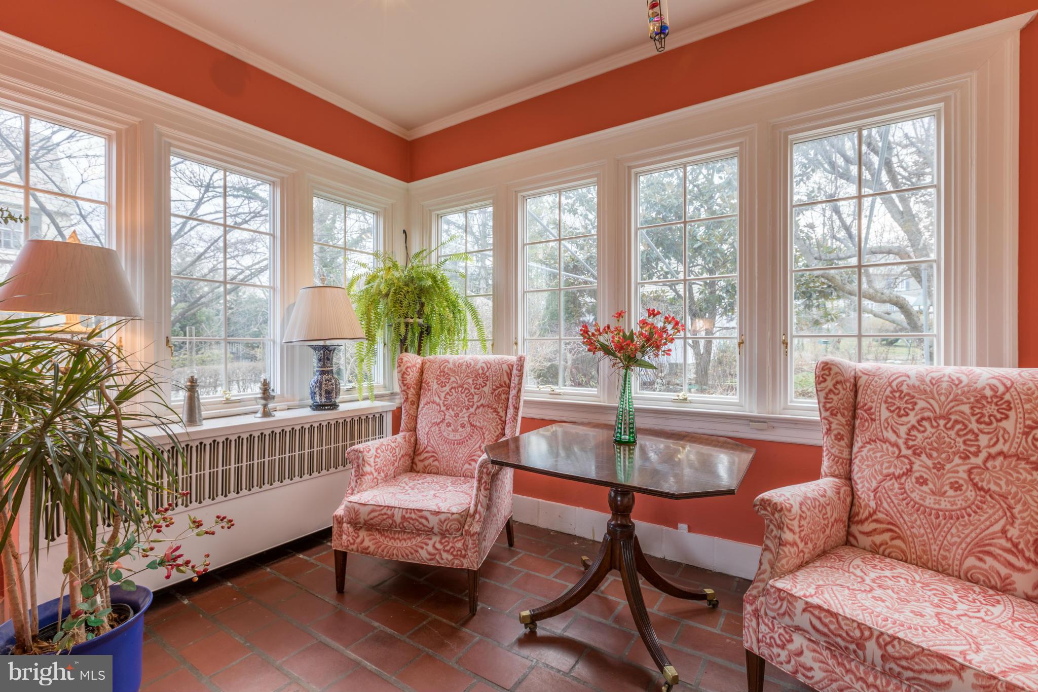 305 East Highfield Road Baltimore, MD 21218 - Photo 6 of 30 Sun Room