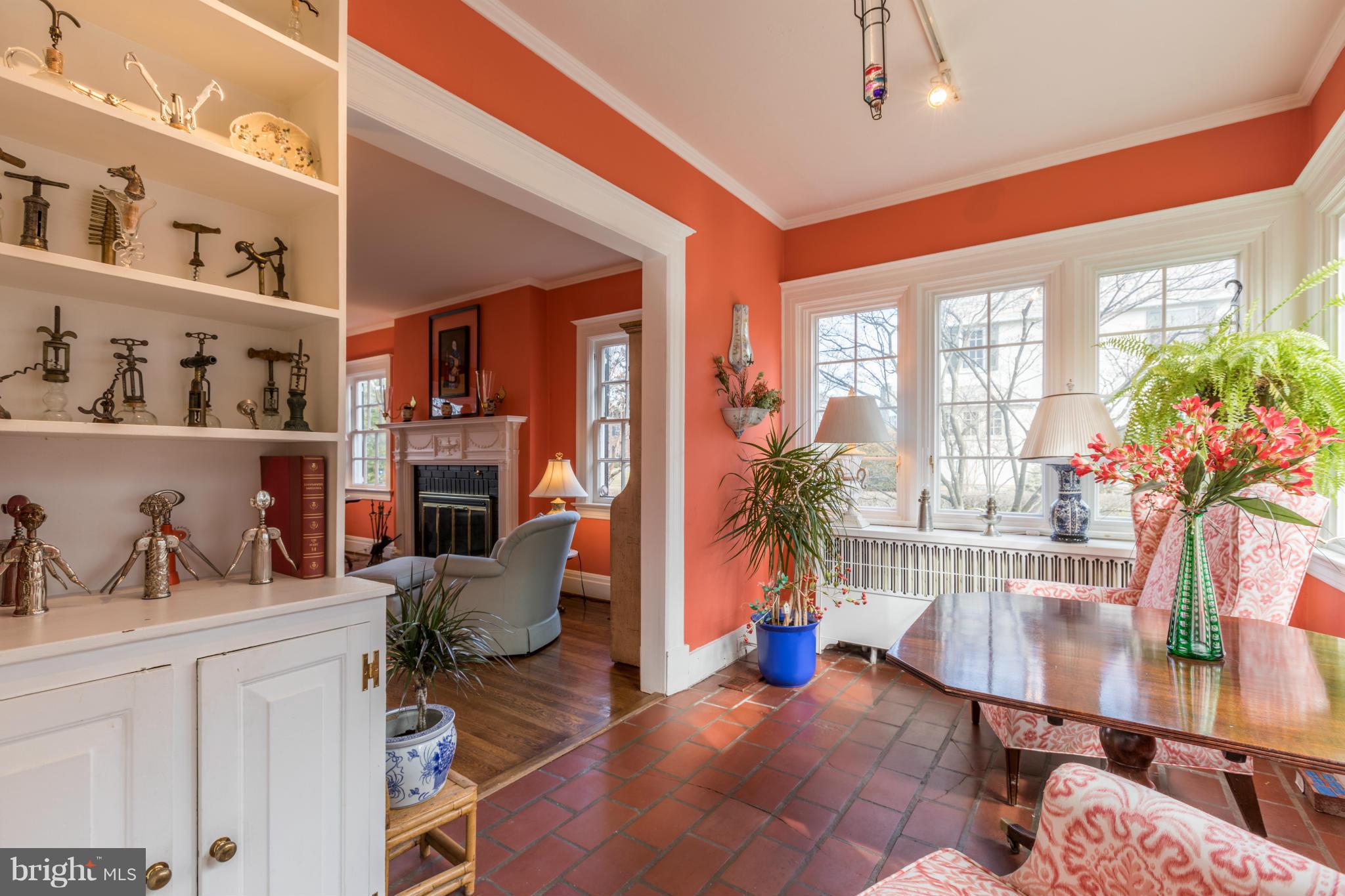 305 East Highfield Road Baltimore, MD 21218 - Photo 7 of 30 Sun Room