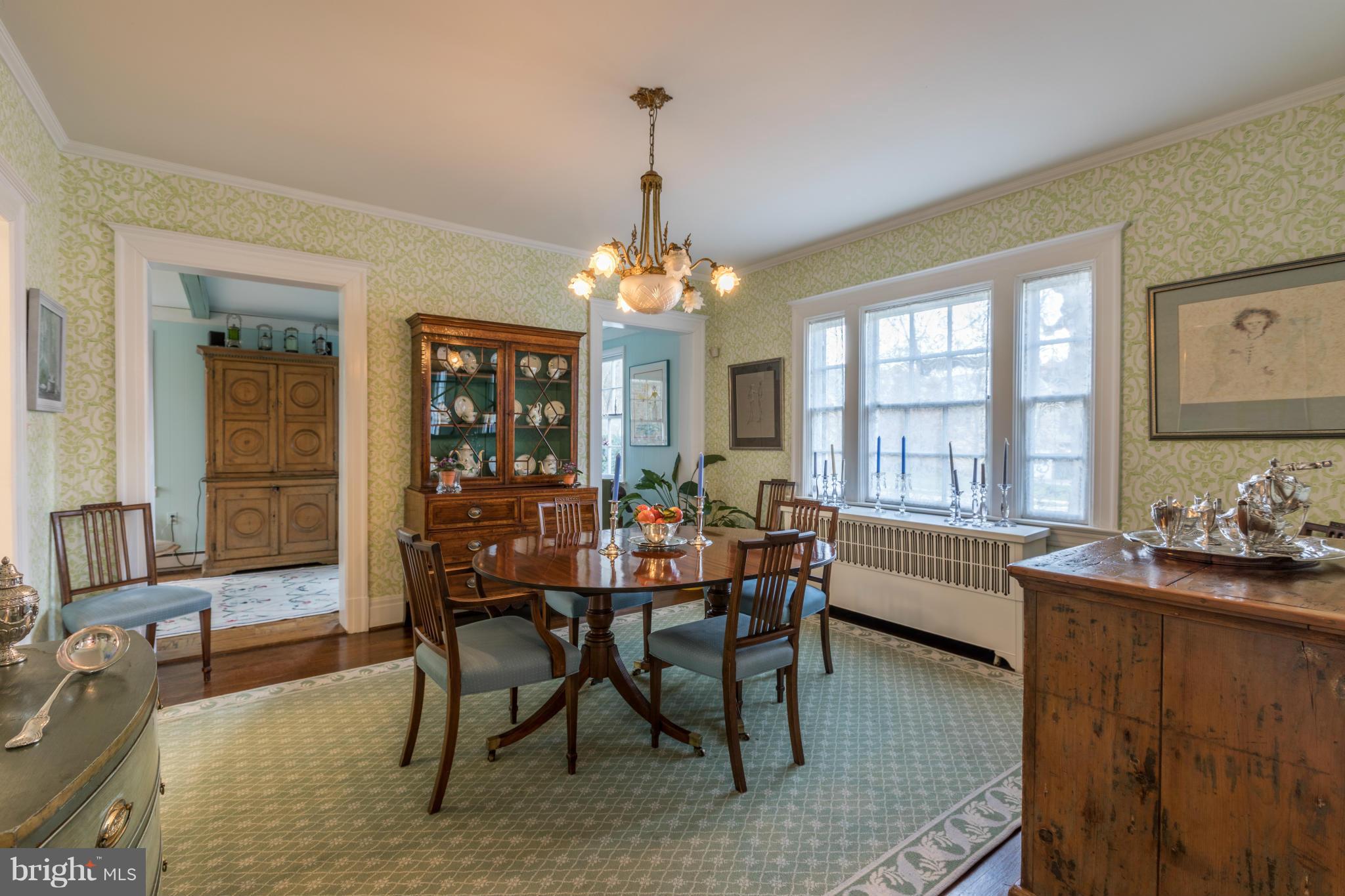 305 East Highfield Road Baltimore, MD 21218 - Photo 8 of 30 Dining Room