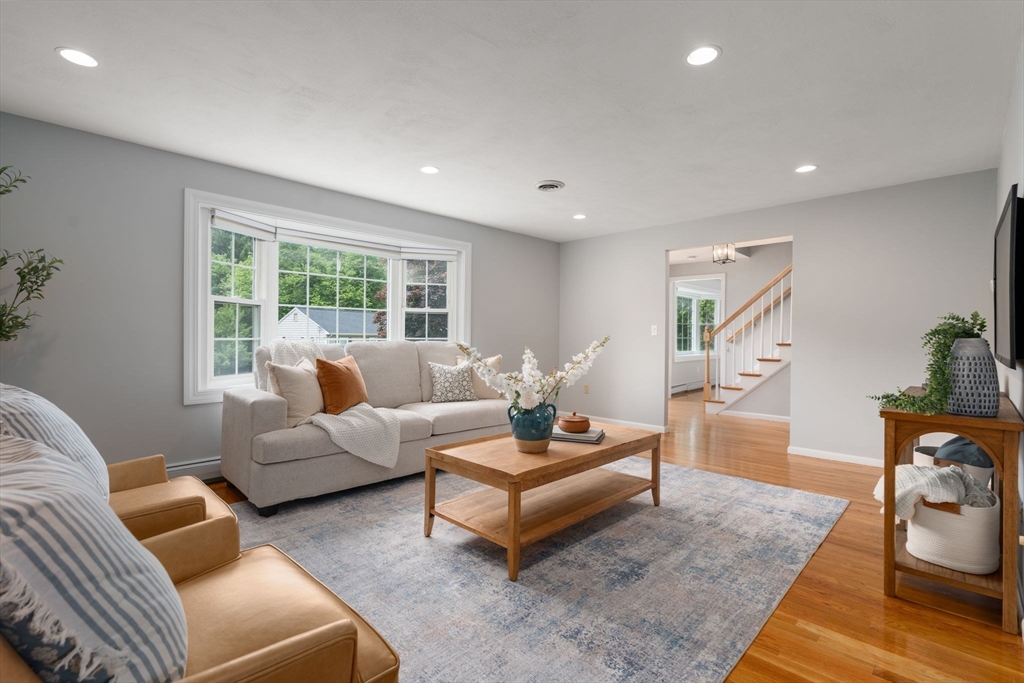 11 Fox Hill Road Framingham, MA 01701 - Photo 5 of 42