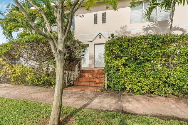 $1,599,000 | 8031 Hawthorne Avenue, Miami Beach, FL 33141